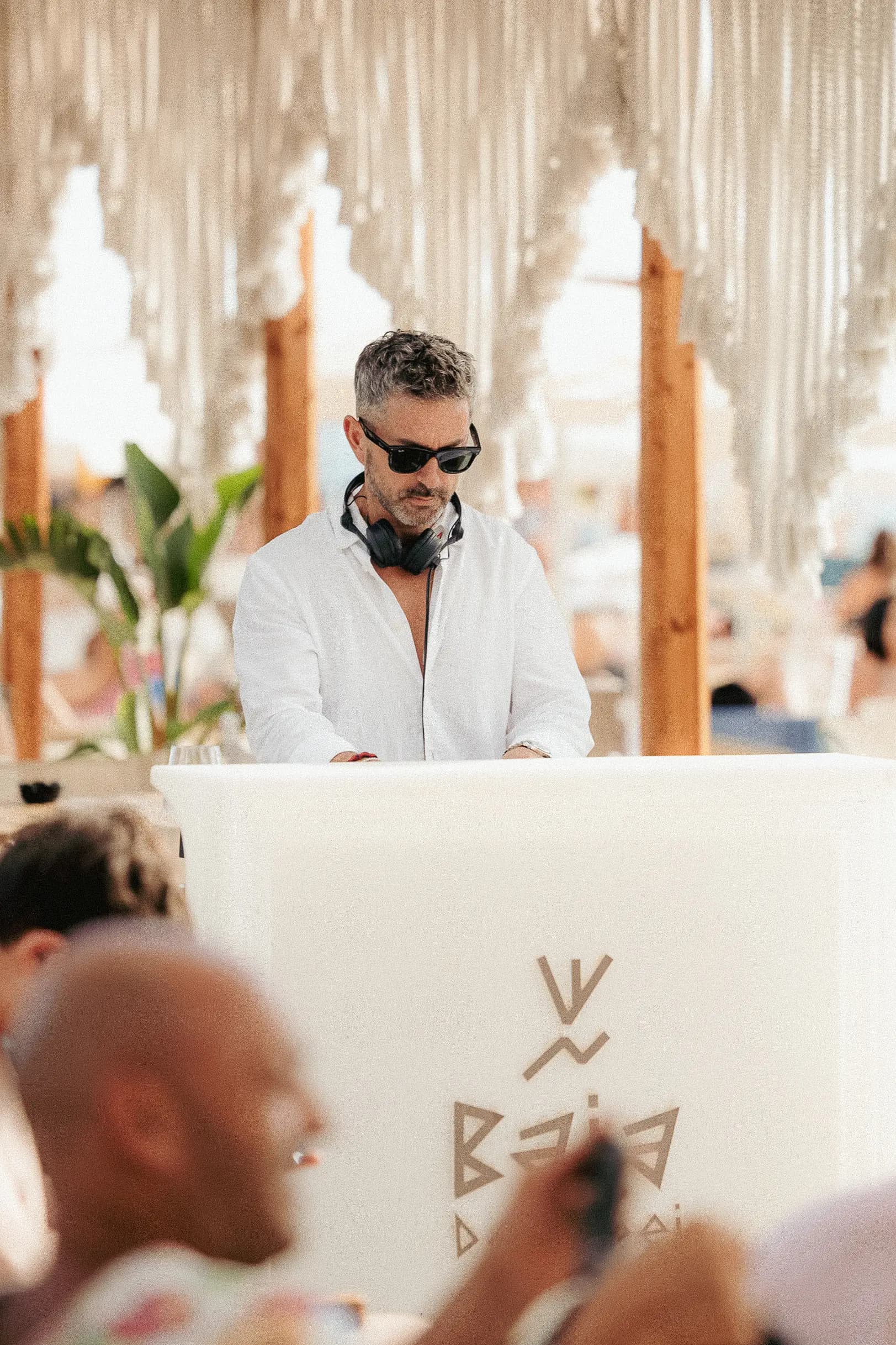 DJ set al tramonto — Baia degli Dei
